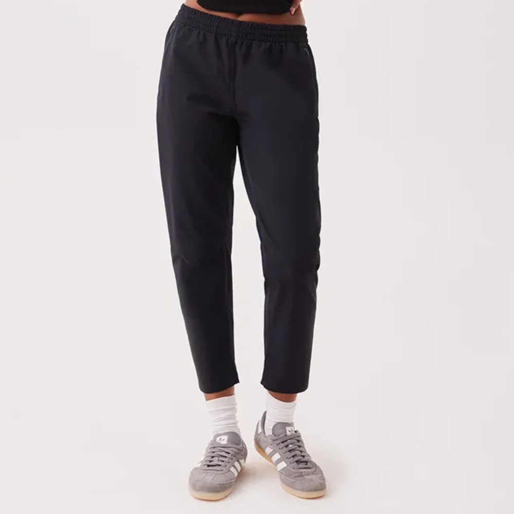 Outdoor Voices RecTrek Pant in Black, Size M